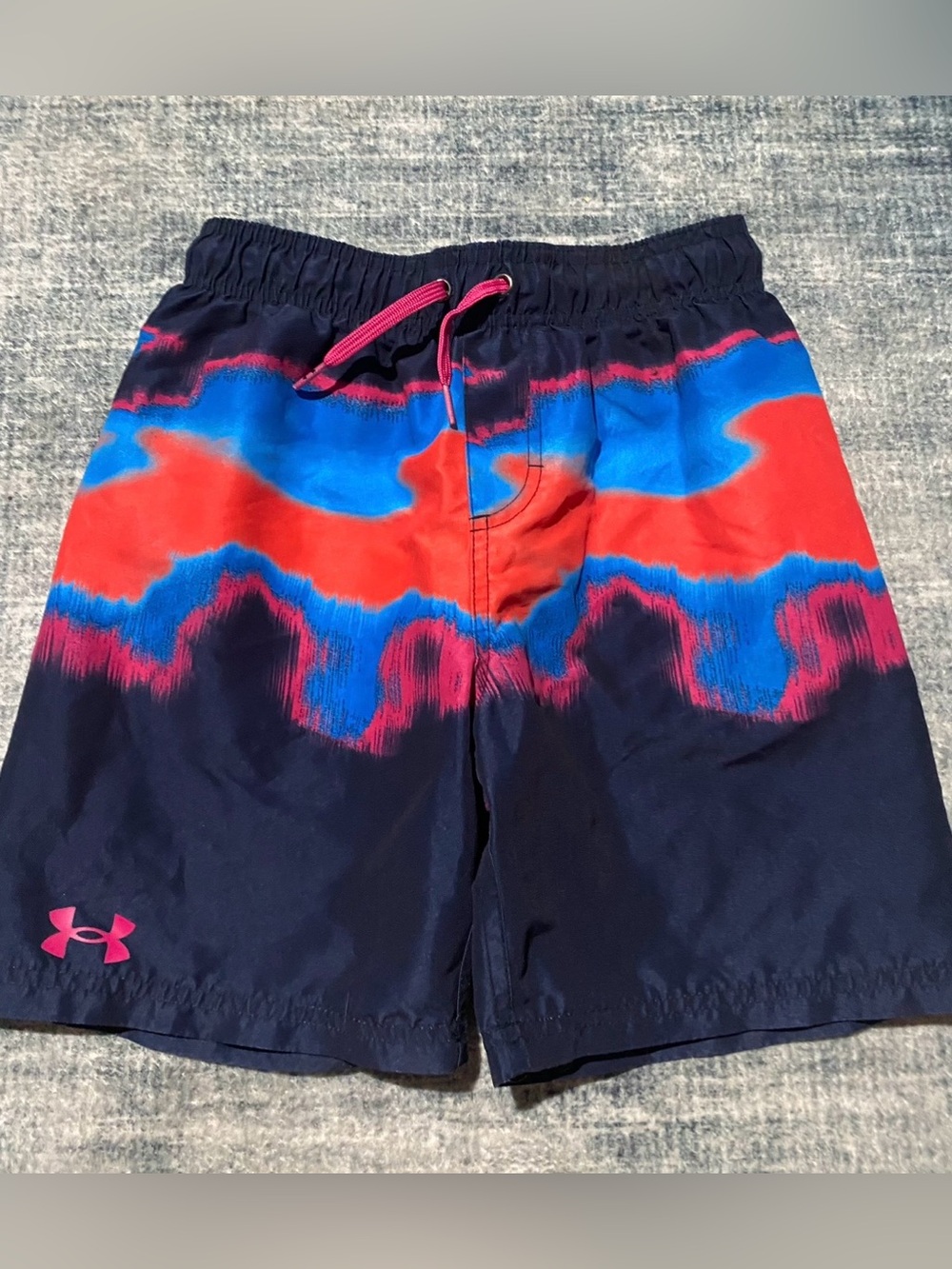 Under Armour boys Navy Blue Tie-Dye Swim/Active Shorts size medium